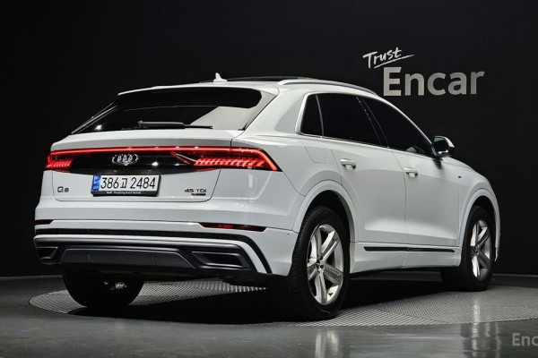 2021 Audi Q8 с пробегом 83 067 км