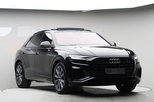 2021 Audi Q8 с пробегом 67 853 км