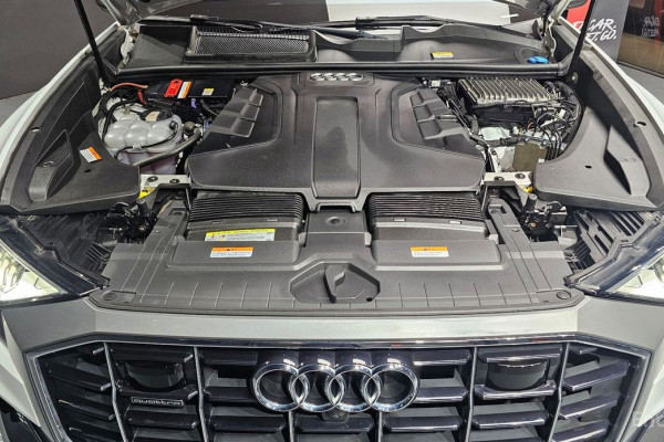 2021 Audi Q8 с пробегом 83 067 км