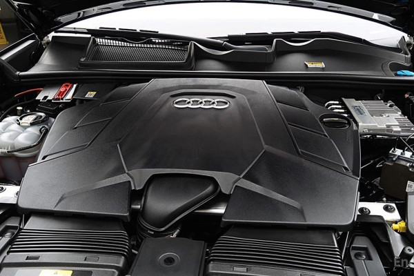 2021 Audi Q8 с пробегом 67 853 км