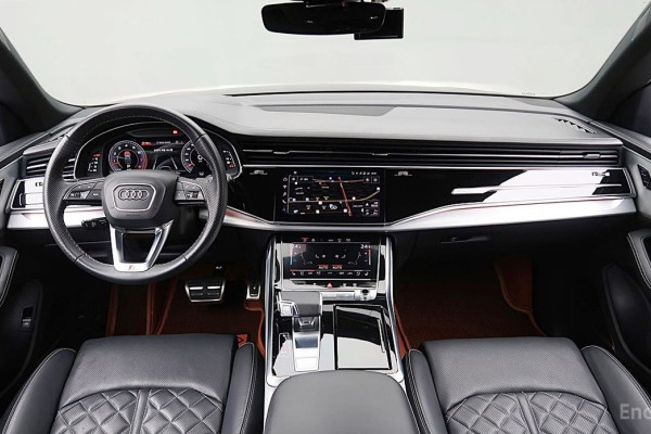 2021 Audi Q8 с пробегом 67 853 км