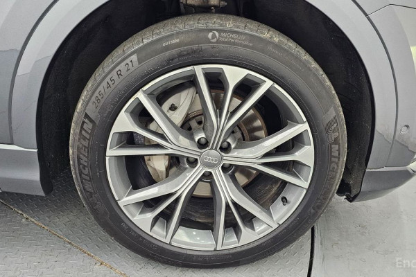 2021 Audi Q8 с пробегом 87 635 км