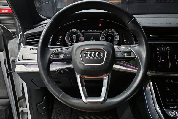 2021 Audi Q8 с пробегом 83 067 км