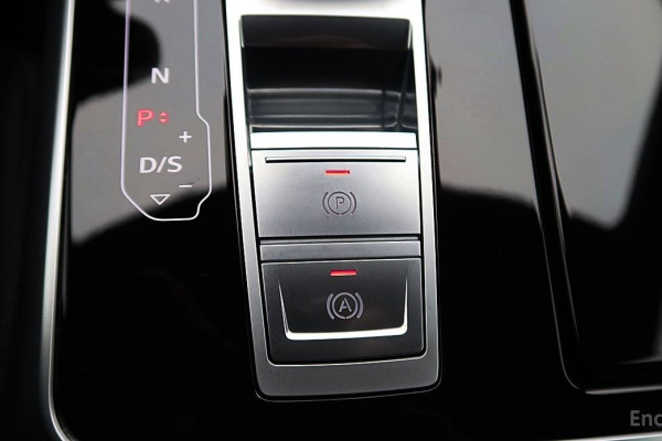 2021 Audi Q8 с пробегом 67 853 км