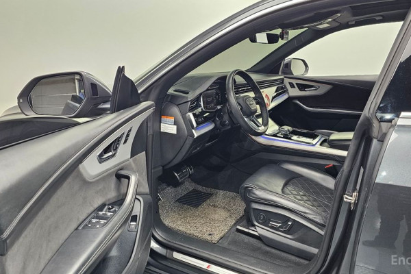 2021 Audi Q8 с пробегом 87 635 км