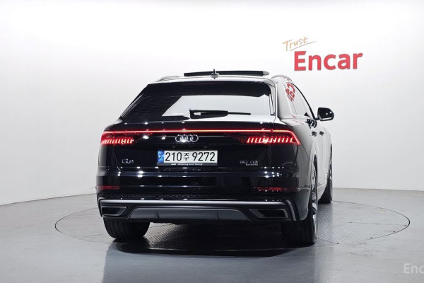 2021 Audi Q8 с пробегом 43 291 км