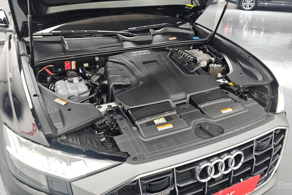 2021 Audi Q8 с пробегом 43 291 км