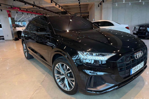 2022 Audi Q8 с пробегом 26 000 км