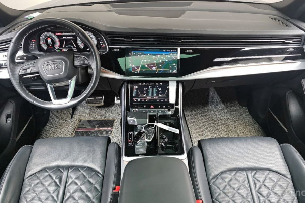2021 Audi Q8 с пробегом 43 291 км
