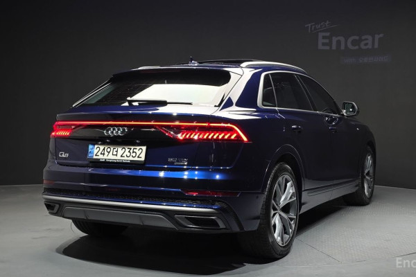 2021 Audi Q8 с пробегом 62 366 км