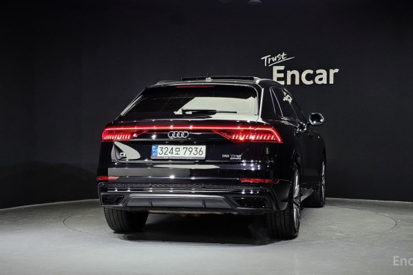 2021 Audi Q8 с пробегом 63 562 км