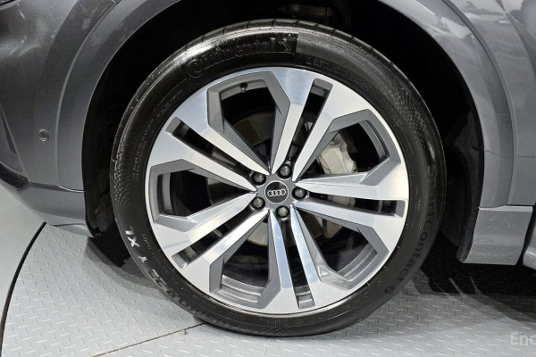 2022 Audi Q8 с пробегом 58 369 км