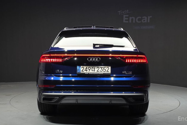 2021 Audi Q8 с пробегом 62 366 км