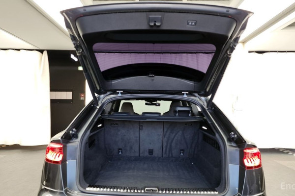 2020 Audi Q8 с пробегом 130 600 км