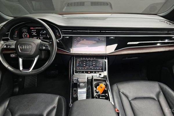 2021 Audi Q8 с пробегом 56 145 км
