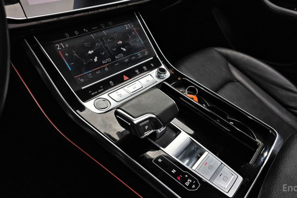 2021 Audi Q8 с пробегом 56 145 км