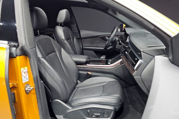 2021 Audi Q8 с пробегом 56 145 км
