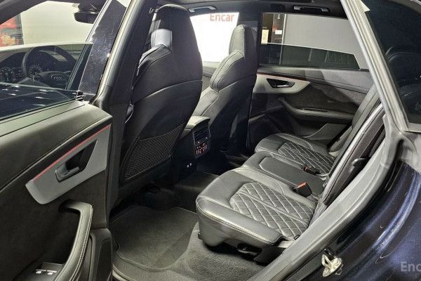 2021 Audi Q8 с пробегом 63 562 км