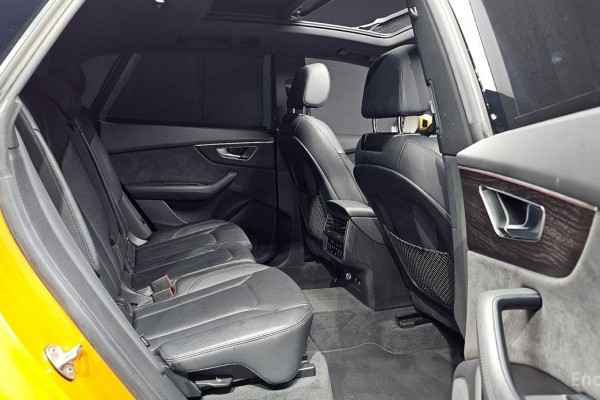 2021 Audi Q8 с пробегом 56 145 км