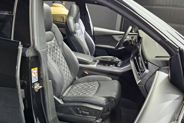 2021 Audi Q8 с пробегом 63 562 км