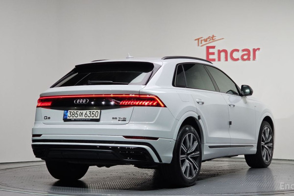 2021 Audi Q8 с пробегом 90 358 км