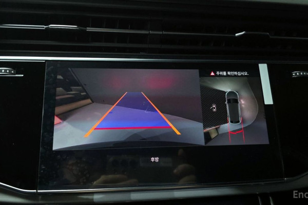 2022 Audi Q8 с пробегом 58 369 км