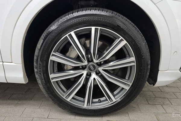 2021 Audi Q8 с пробегом 90 358 км