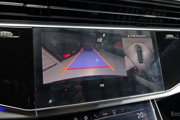 2021 Audi Q8 с пробегом 62 366 км