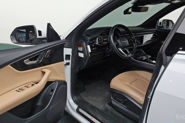 2023 Audi Q8 с пробегом 63 280 км