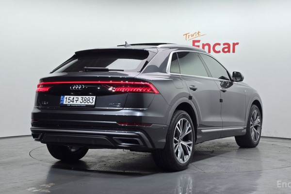 2021 Audi Q8 с пробегом 88 256 км