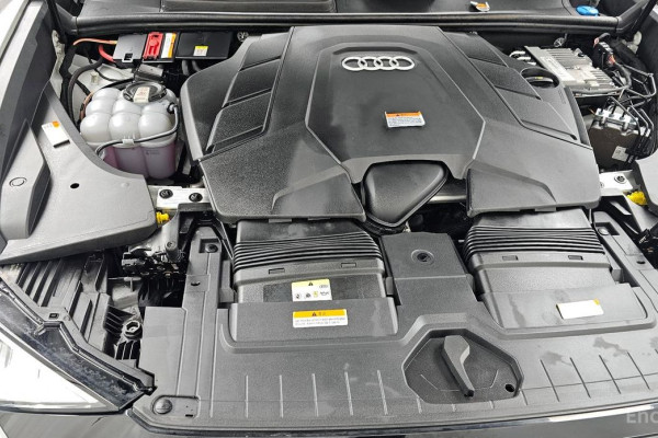 2021 Audi Q8 с пробегом 90 358 км