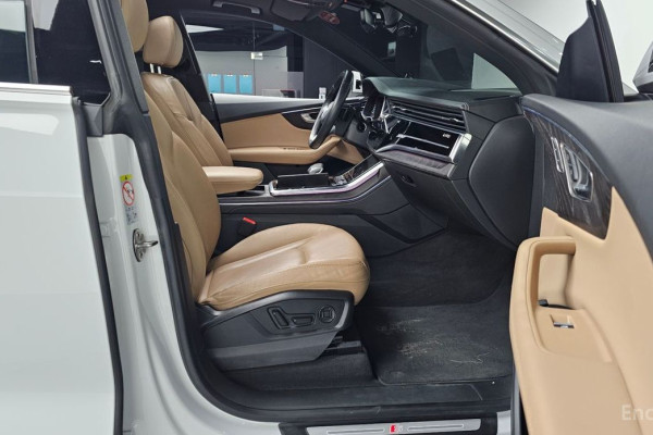 2023 Audi Q8 с пробегом 63 280 км