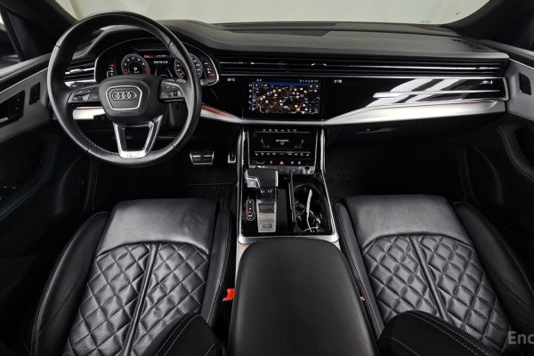 2021 Audi Q8 с пробегом 90 358 км