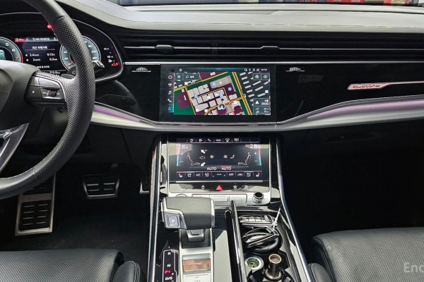 2021 Audi Q8 с пробегом 63 562 км