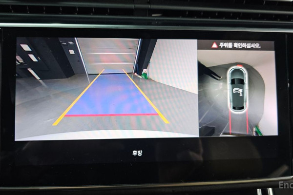 2023 Audi Q8 с пробегом 63 280 км