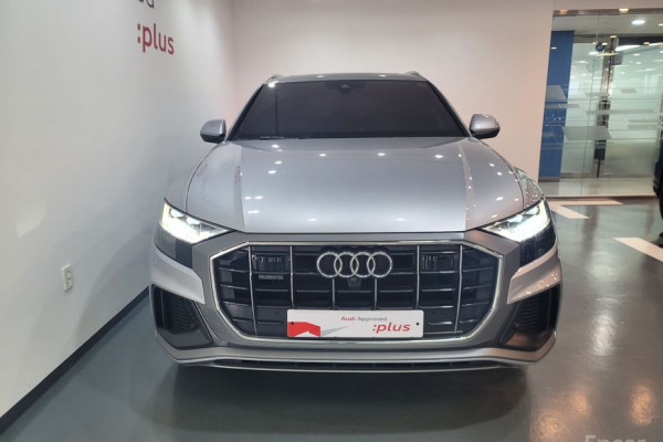 2021 Audi Q8 с пробегом 51 499 км