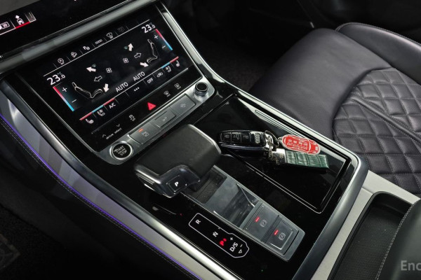 2021 Audi Q8 с пробегом 47 250 км