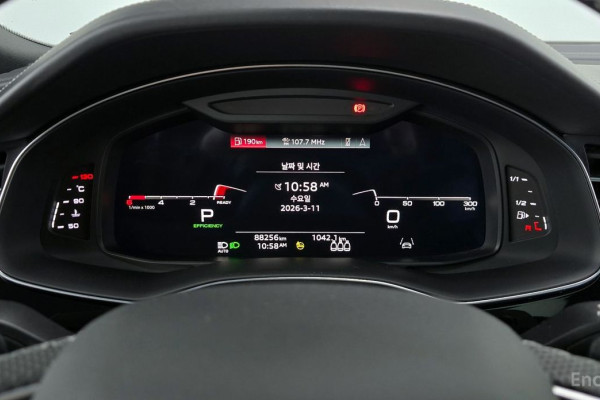 2021 Audi Q8 с пробегом 88 256 км