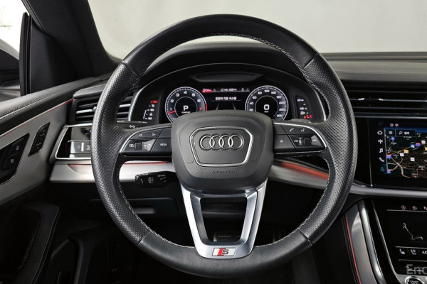 2021 Audi Q8 с пробегом 90 358 км