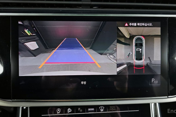 2021 Audi Q8 с пробегом 90 358 км