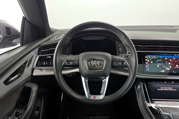 2021 Audi Q8 с пробегом 88 256 км