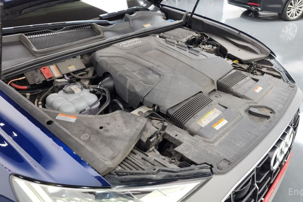 2020 Audi Q8 с пробегом 80 314 км