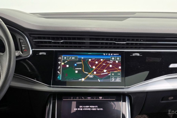 2021 Audi Q8 с пробегом 88 256 км