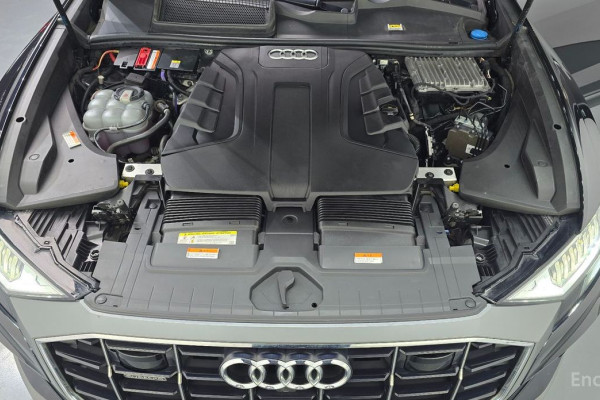 2021 Audi Q8 с пробегом 132 951 км