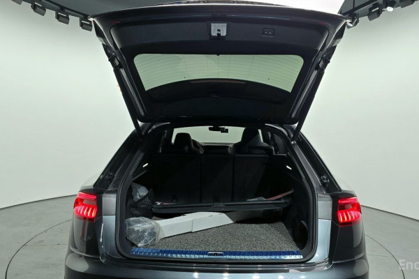 2021 Audi Q8 с пробегом 88 256 км