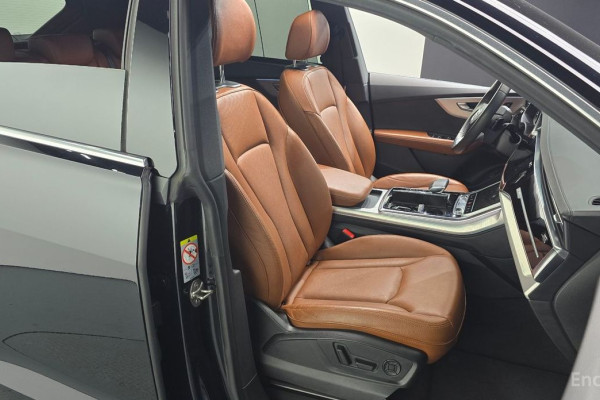 2021 Audi Q8 с пробегом 132 951 км