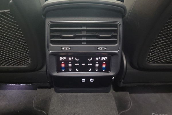 2021 Audi Q8 с пробегом 51 499 км