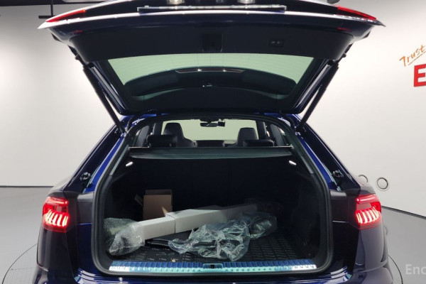 2020 Audi Q8 с пробегом 80 314 км