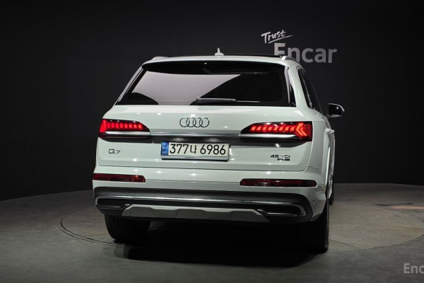 2020 Audi Q7 с пробегом 76 530 км