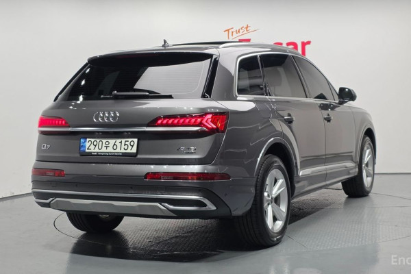 2021 Audi Q7 с пробегом 29 471 км